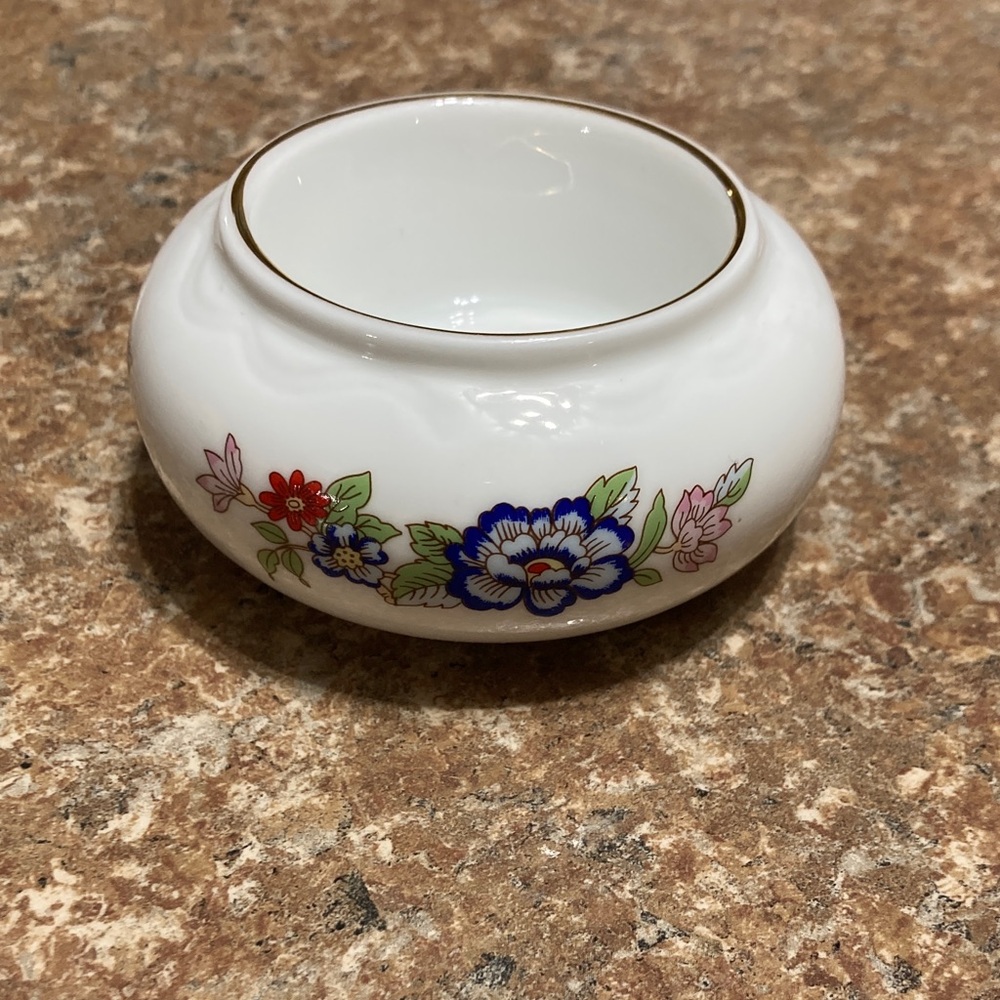 ROYAL TARA Floral White Fine Bone China trinket bowl